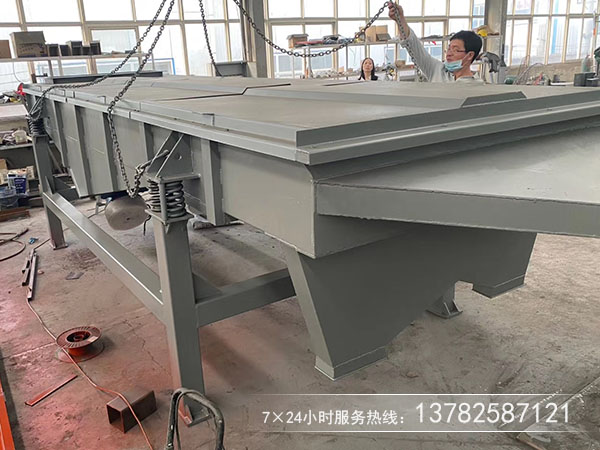 无粘性干式粉末、颗粒物料的筛分和除杂选用直线筛
